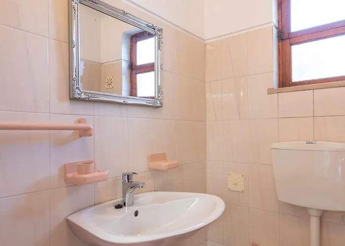 Andrea אלבופיירה