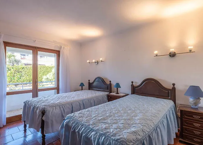 Andrea אלבופיירה